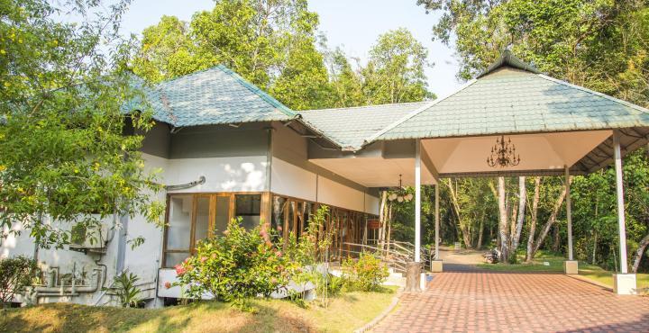 Ktdc Water Scapes Hotel Kumarakom Exterior photo