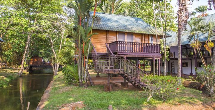 Ktdc Water Scapes Hotel Kumarakom Exterior photo