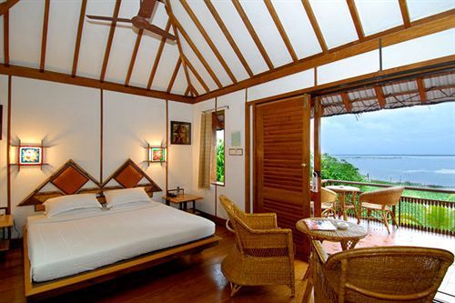 Ktdc Water Scapes Hotel Kumarakom Exterior photo